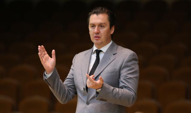 Художественным руководителем и главным дирижером оркестра Самарской филармонии назначен Денис Власенко