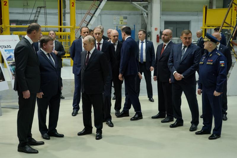 Владимир Путин ознакомился с разработками самарского предприятия "ОДК-Кузнецов"