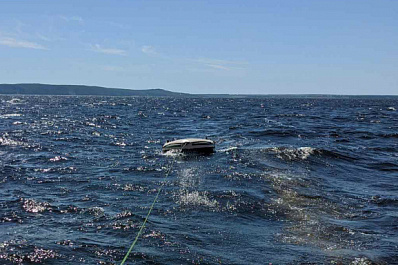 "Лодка шла ко дну": в Тольятти на Волге спасли парня и двух подростков