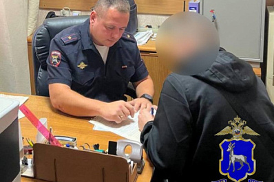 В Самаре задержали водителя ВАЗа, который катал малолетних друзей на капоте