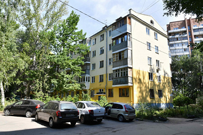 Фасад самарской пятиэтажки отремонтировали на год раньше срока