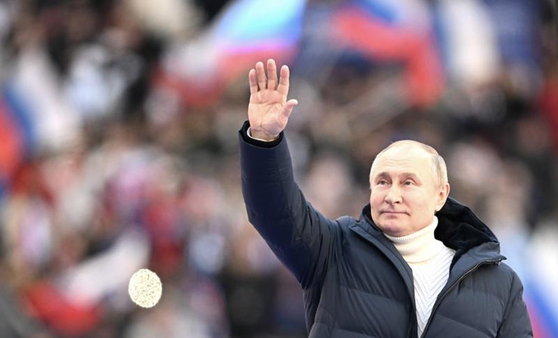"Представляете, как все эти санкции сплотили русский народ": американцы - о выступлении Путина на "Крымской весне"