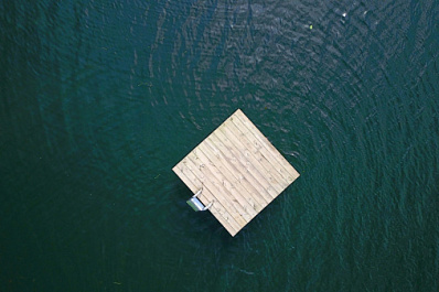 В ПФО спасли плывшего на плоту мальчика