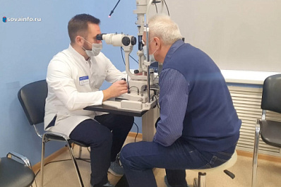 Самарские врачи спасли зрение мужчине после дачной травмы