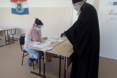 Участие в голосовании по поправкам в Конституцию принял почётный гражданин Тольятти, протоиерей РПЦ отец Николай