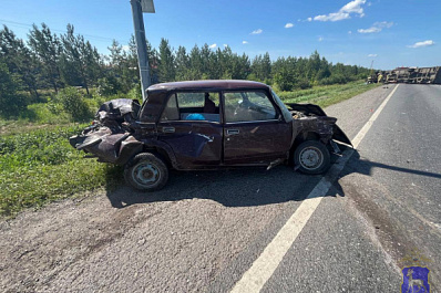 В Самарской области 18 июля на трассе столкнулись "пятерка" и "Газель" со стройматериалами