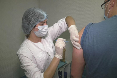 Более 40 сотрудников Самарского ТТУ привились от COVID-19, не отрываясь от работы