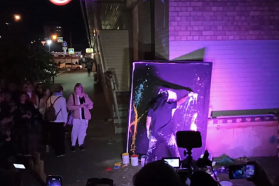 В Самаре художник из Аргентины открыл два мурала ярким перформансом