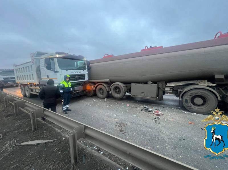 В Самарской области 19 ноября на трассе произошло массовое ДТП