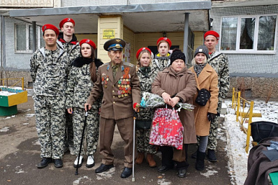 В Самаре юнармейцы проводят парады у домов ветеранов