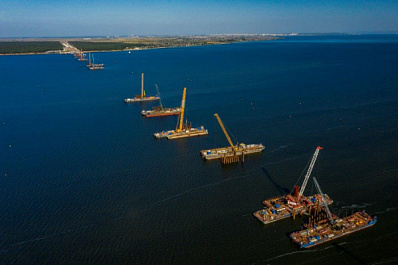 Еще 156 метров: конструкции Волжского моста надвинули до третьей русловой опоры