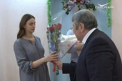 Главный врач с цветами от губернатора: в Самарской области с наступающим 8 Марта поздравили молодых мам