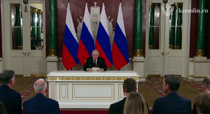 Владимир Путин предложил Киеву возобновить прямые переговоры