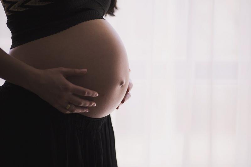 Специалисты рассказали, в каком триместре лучше прививаться беременным