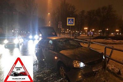 В Самаре на пешеходном переходе LADA Priora сбила человека