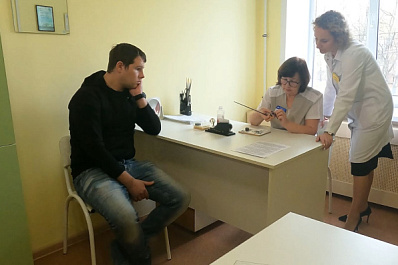 Самарские офтальмологи изготовили и установили протез ветерану СВО