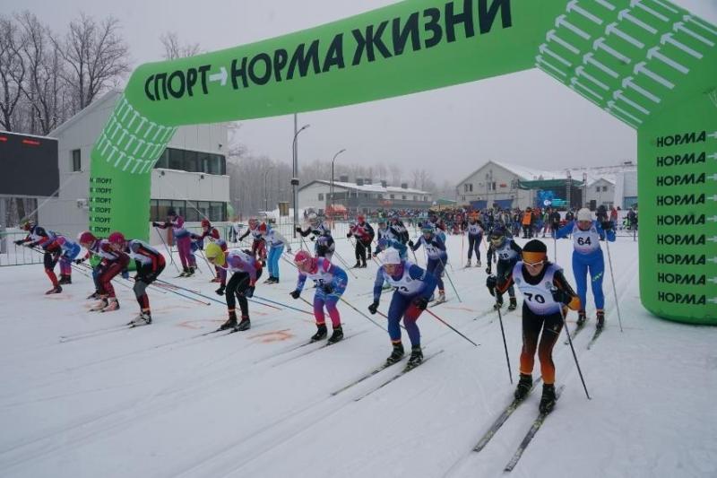 Спортсмены из Самарской области и нескольких регионов России участвуют в лыжной Гонке памяти