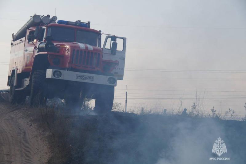 55 случаев возгорания сухой травы зафиксировали в Самарской области за сутки 