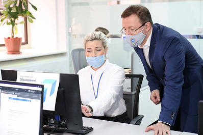 "Если уполномоченные службы не отработали в течение дня - значит, исправляем по ночам": Дмитрий Азаров рассказал о работе с обращениями граждан в соцсетях 