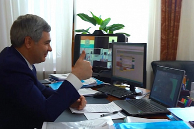 В первый день "Недели предпринимательства" в онлайн-встрече приняло участие более 100 человек