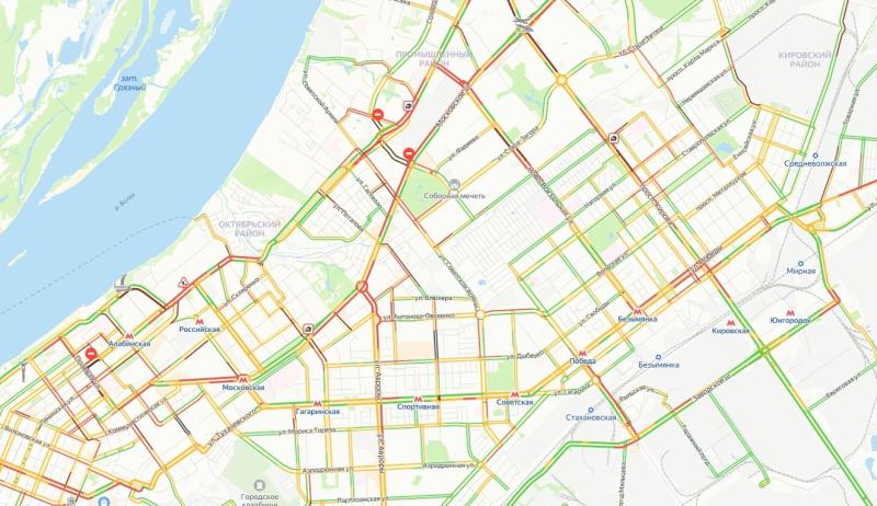 Самару вечером 19 декабря сковали 8-балльные пробки