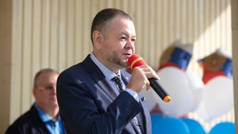 Тольяттинской школе присвоено имя профессора Столбова