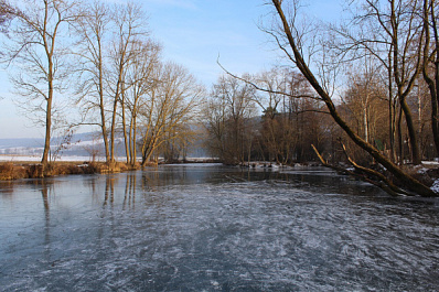 Сызранский рыбак обнаружил подо льдом необычный затопленный предмет