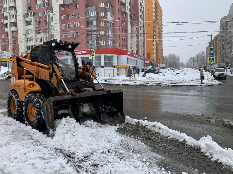 В Самаре увеличили количество техники для расчистки улиц от снега