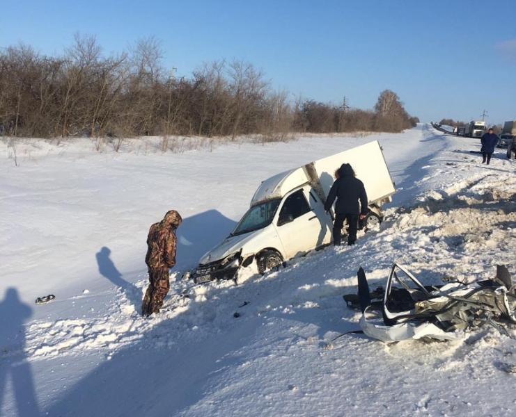 Под Самарой в ДТП с тремя легковушками пострадала женщина