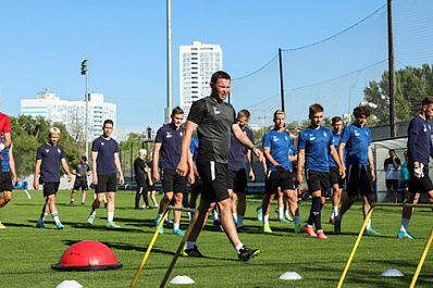 "Крылья Советов" проводят занятия на родной базе