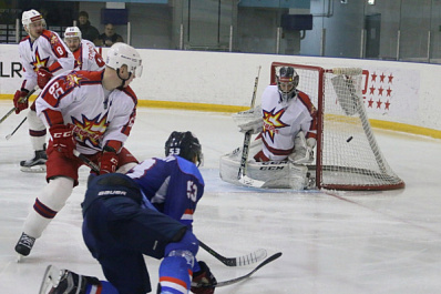 Хоккеисты ЦСК ВВС разгромили "Ижсталь" в домашнем матче ВХЛ 