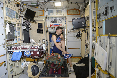 ЗОЖ в невесомости: Олег Кононенко показал ежедневную тренировку космонавтов