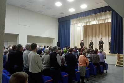 В Большечерниговском районе "Волжские казаки" выступили в обновленном ДК 