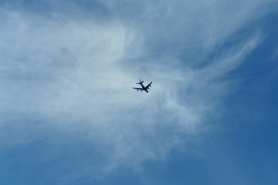 В небе над Самарой экипаж cамолета доложил о риске столкновения