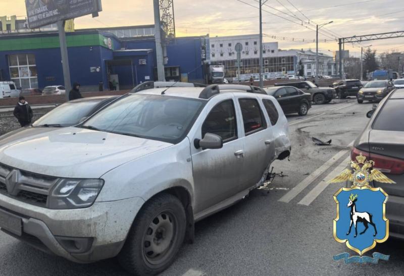 Пострадало 5 авто: стали известны подробности аварии на Московском шоссе у "Скалы" в Самаре