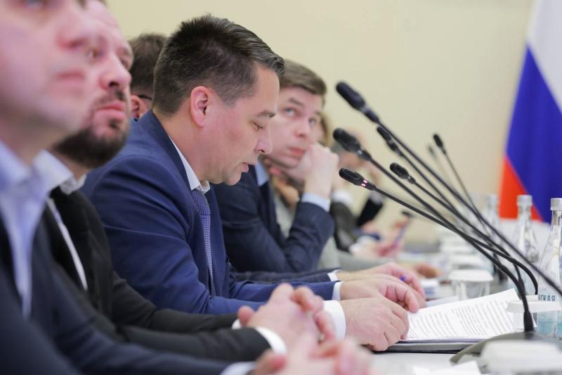 Вячеслав Федорищев провел оперативное совещание в областном Правительстве