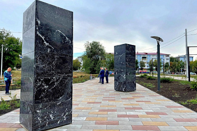  Новая аллея у стадиона "Нефтяник" радует новокуйбышевцев