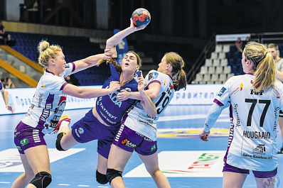 Гандбольная "Лада" продолжит бороться за место в Евролиге