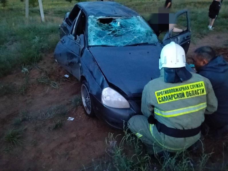 В Самарской области на трассе LADA Priora вылетела в кювет