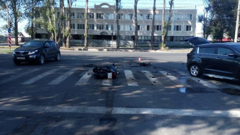 В Тольятти водитель на иномарке сбил мотоциклиста, который ехал навстречу