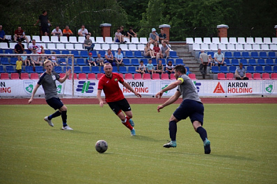 Самарский "Олимп" и отрадненский "Нефтяник" стали лидерами чемпионата Самарской области по футболу 