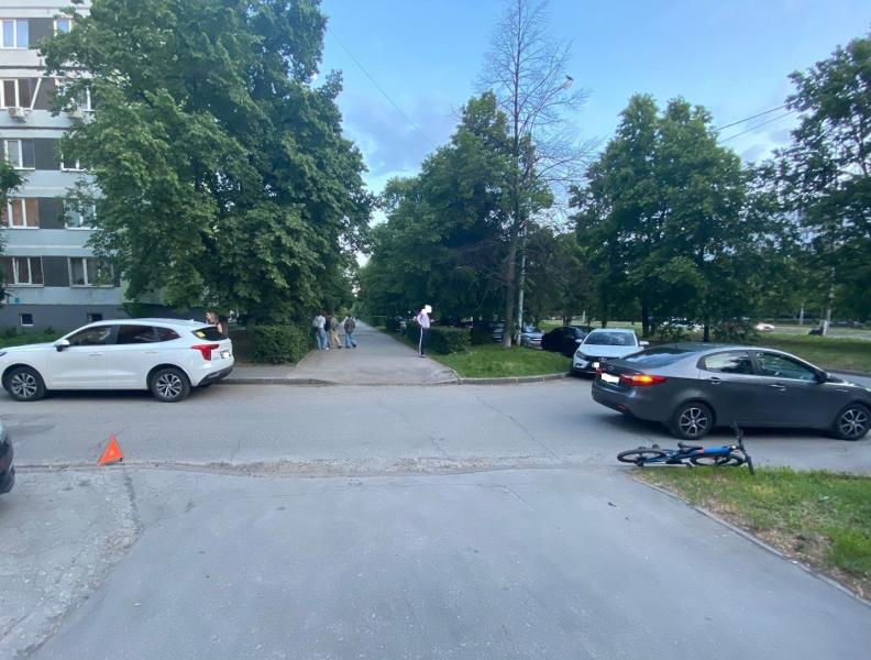 В Тольятти иномарка сбила 10-летнего велосипедиста