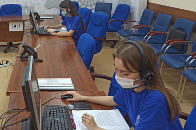 В Самаре более сотни волонтеров помогают пожилым на самоизоляции