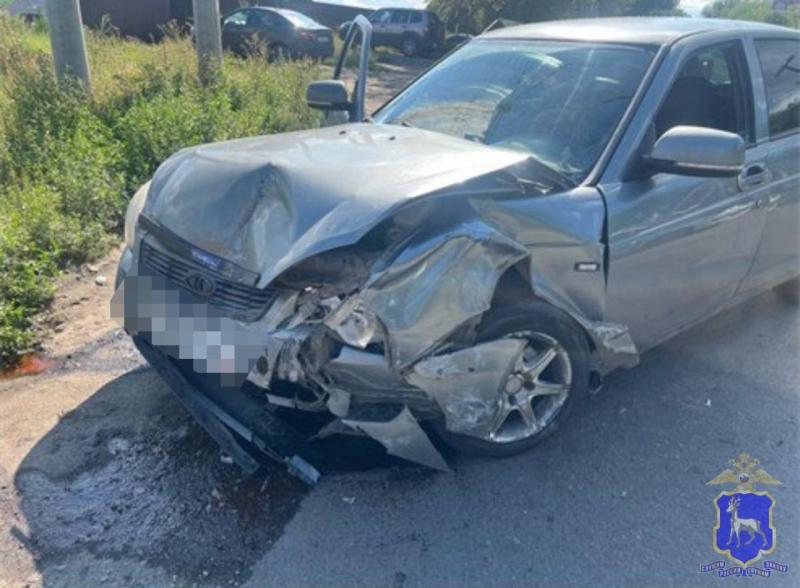 В Тольятти 32-летний мотоциклист на перекрестке врезался в "Гранту"