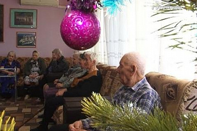 Старость в радость: волонтеры посетили Чапаевский пансионат для ветеранов труда