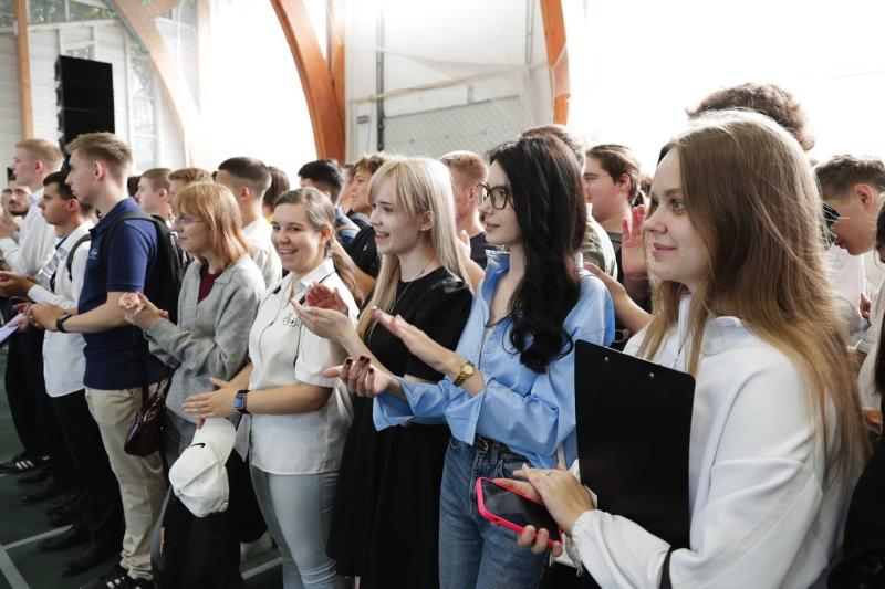 Вячеслав Федорищев пригласил самарских студентов-стобалльников в кадровый резерв Правительства