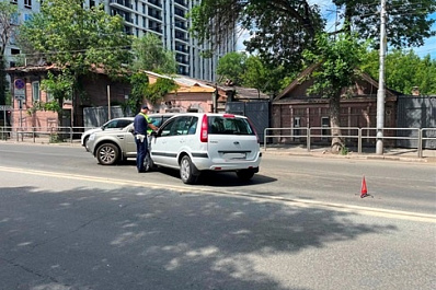 В Ленинском районе Самары столкнулись два пенсионера на иномарках