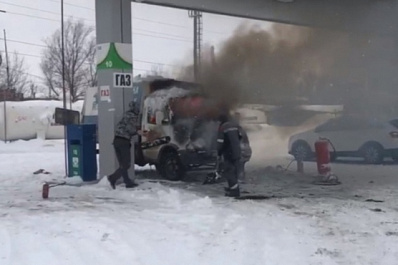 В Самарской области на автозаправке вспыхнула "газель"