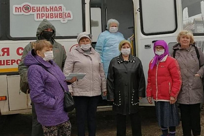 Жители Правобережья проходят вакцинацию от COVID-19 в передвижном фельдшерско-акушерском пункте