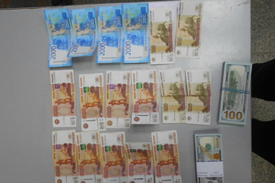 Самарские таможенники не дали мужчине вывезти в Турцию 17 тысяч долларов